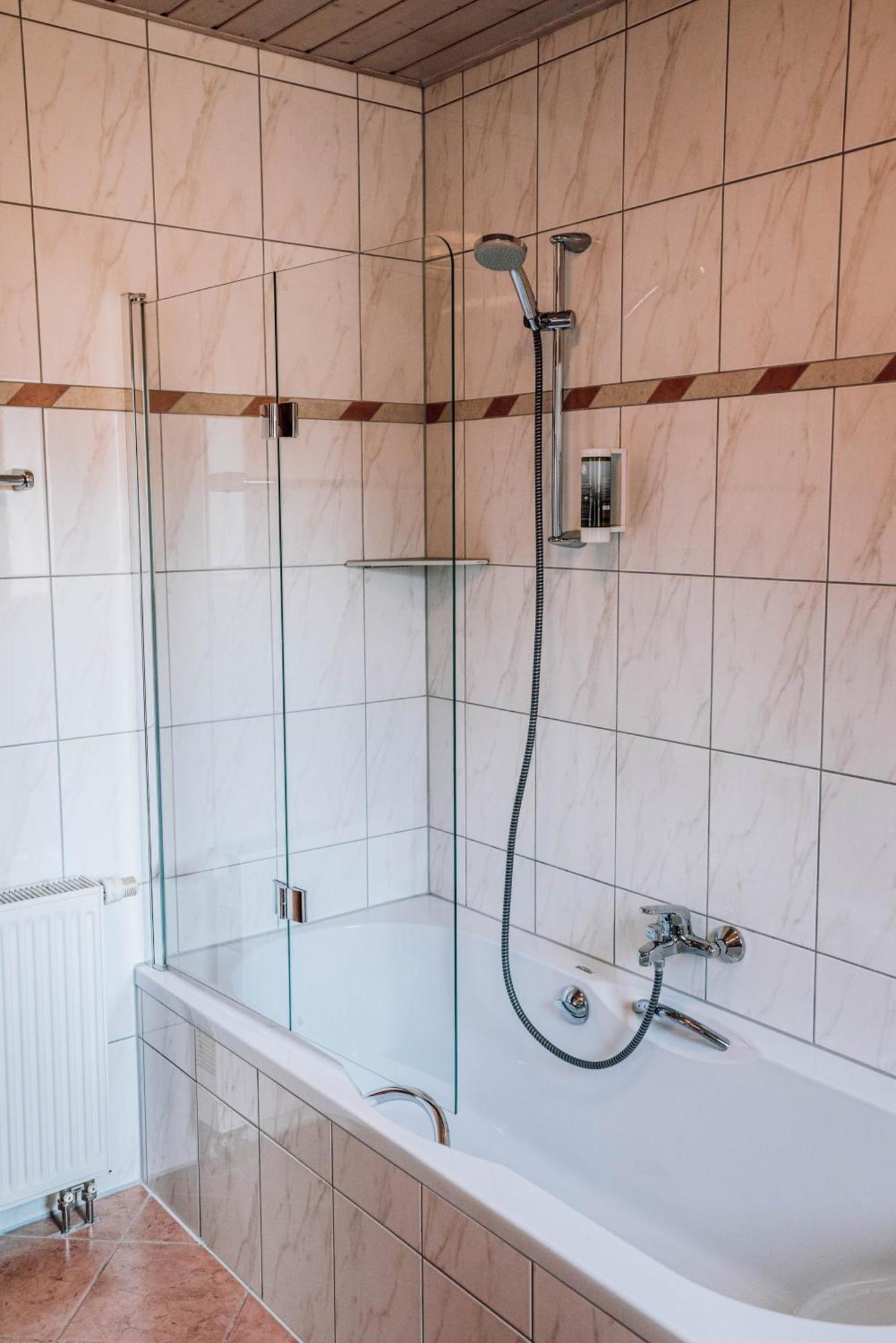 Schmidtburger Hof Hotel Weiler bei Monzingen Стая снимка